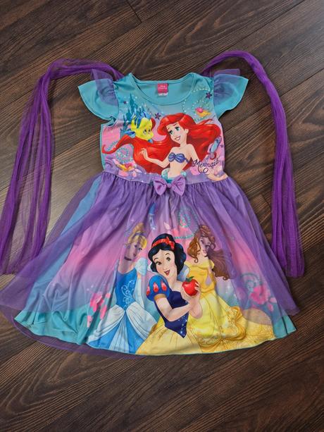 Šaty s rozprávkovými postavami, disney,110