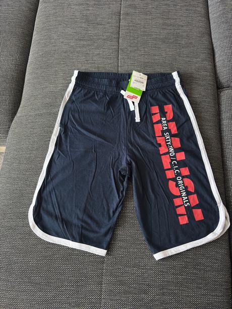 Kraťasy, chapter young,158