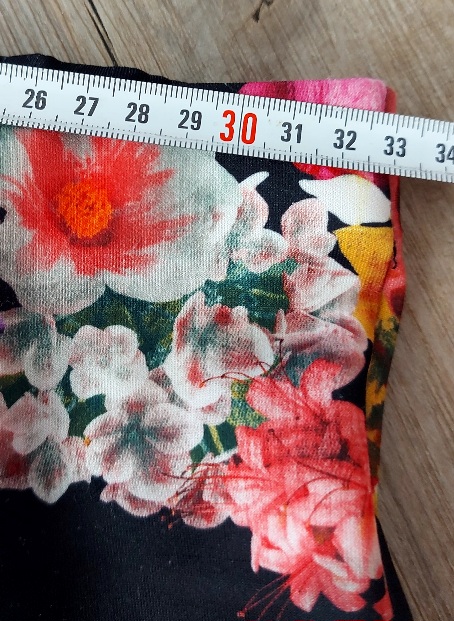 Kvetinová sukňa, atmosphere,36