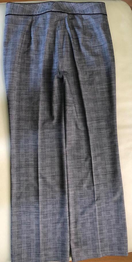 38/m elegantne nohavice, m