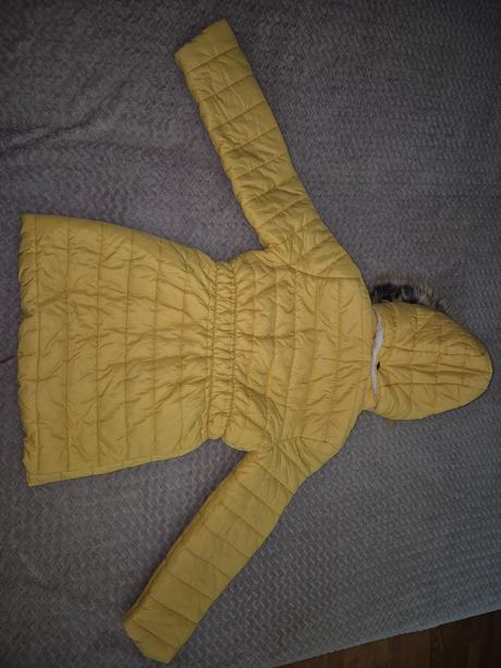 Žltá vetrovka, 140