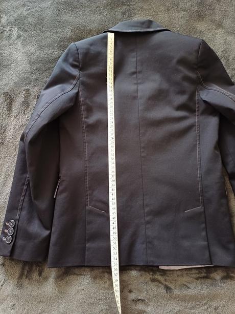 Chlapčenské sako, 134