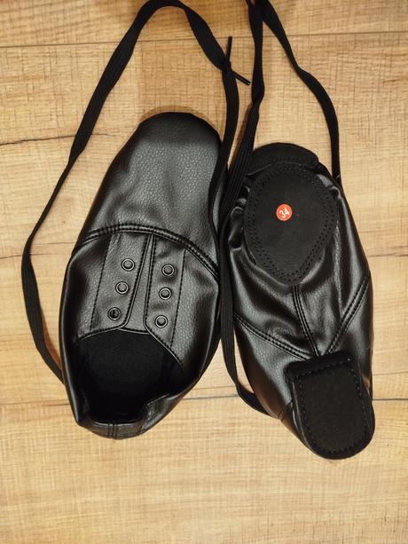 Tanečné topánky, 34