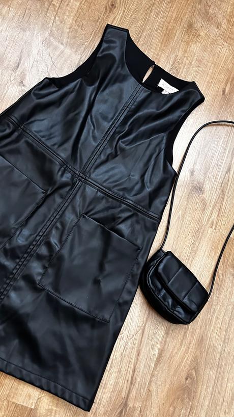 Koženkove šaty, 134