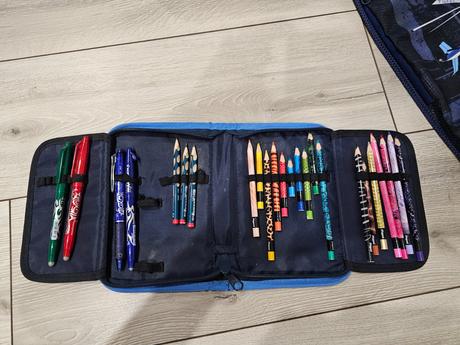 Skolska taska s peracnikom, 