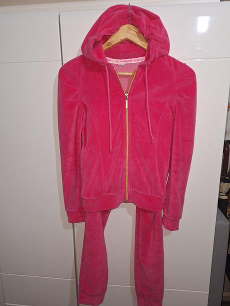 Teplakove supravy carpe diem, 152