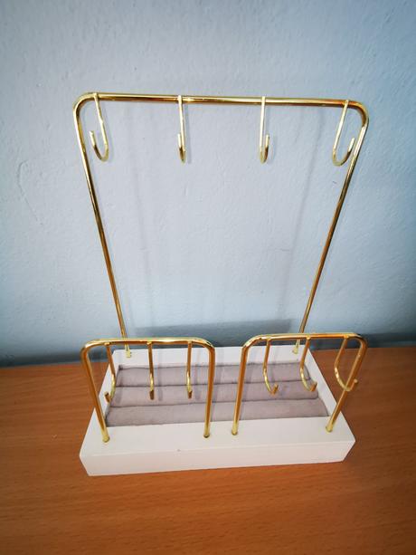 Stojan na bižutériu - zlatý, 