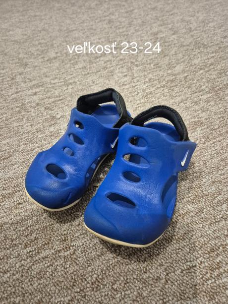 Gumené sandále, nike,23