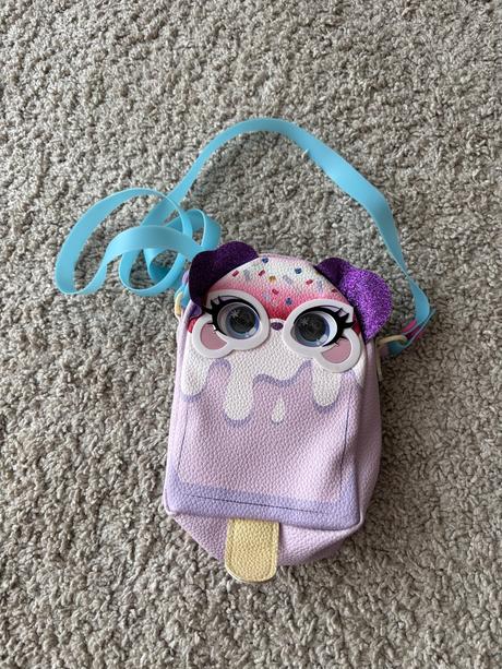 Hovoriaca mini kabelka,