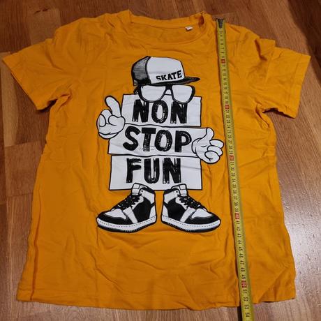 Tričká krátkym rukávom, 158