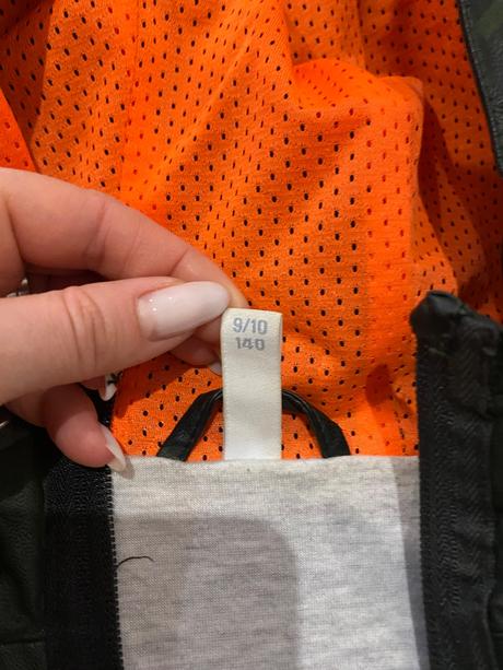 Kozenkova bombera, 140