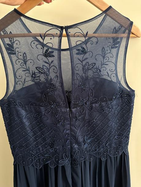 Spoločenské šaty, 40