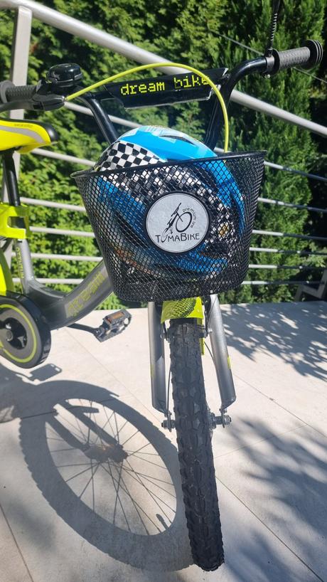 Ako nový bicykel s pomocnými kolieskami a košíkom, 16