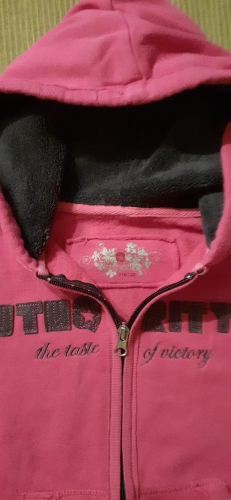 Mikina, authority,122