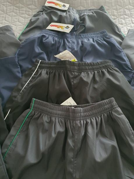 Šuštiakové tepláky, 146 / 158