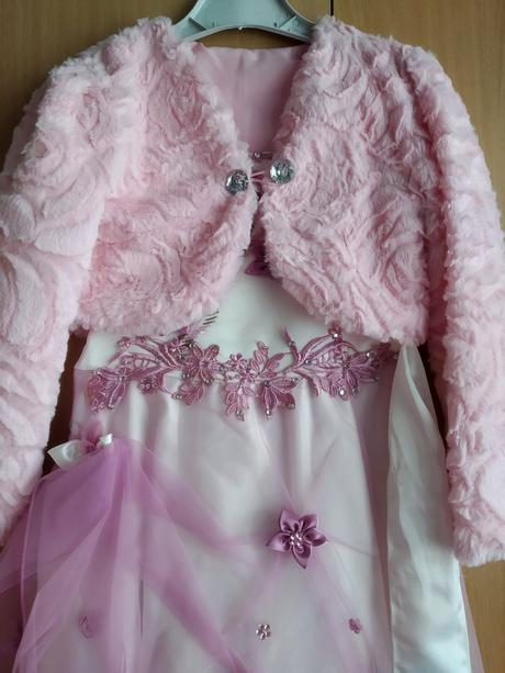 Slávnostné šaty, 116