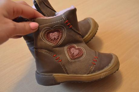 Dievcenske cizmicky, baťa,19