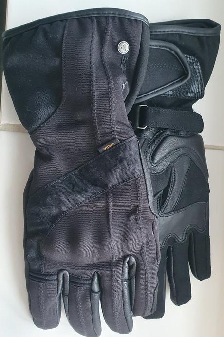 Motorkárske rukavice, 
