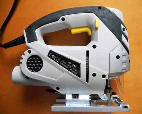 Priamočiara píla starline 810w s laserom,