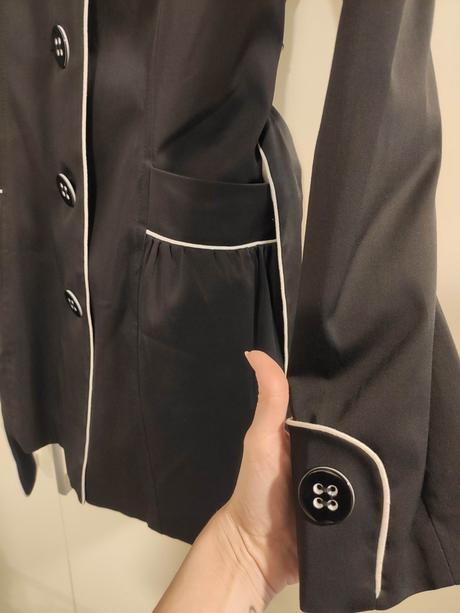 Krasny prechodny kabatik, s