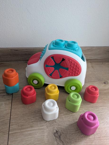 Clemmy autíčko s kockami, 