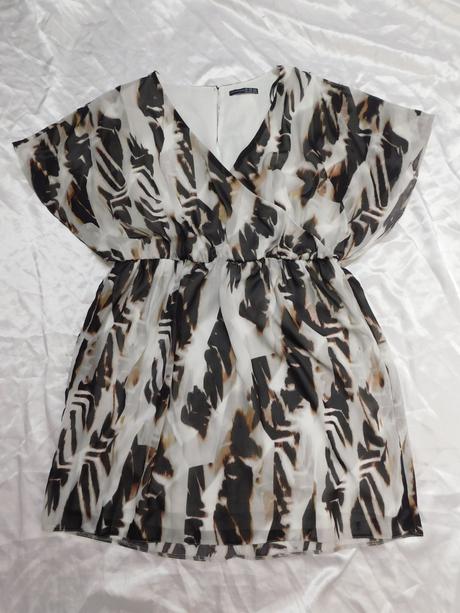 Pekne trendy elegantne šaty, atmosphere,44