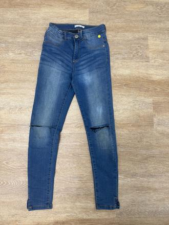 Roztrhané rifle s vyšším pásom, reserved,146