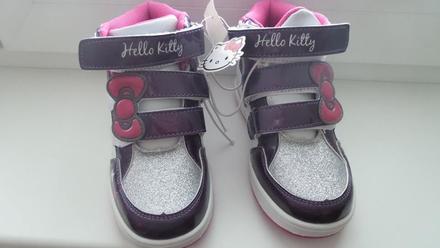 Hello kitty tenisky, 30