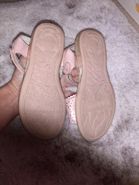 Glitríkové sandálky, 30