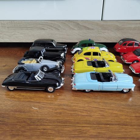 Modely áut - veľkosť 12cm, super stav,