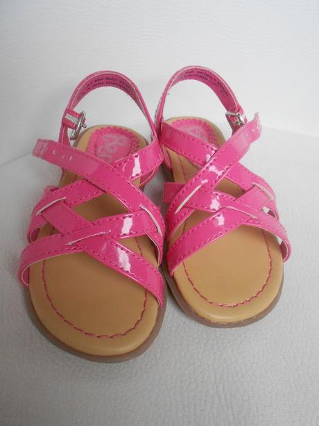 Remienkové sandálky, 23