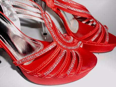 Cervene sandalky, 37