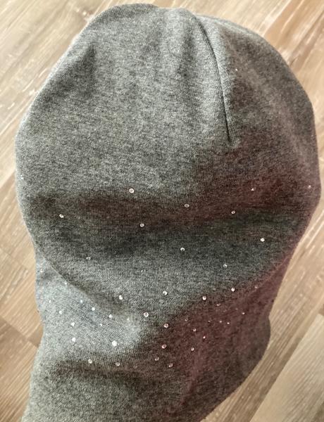 Dámska oteplená čiapka s kamenkami, 