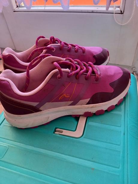 Nepremokavé tenisky, botasky, turistické topánky, 35