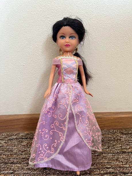 Šaty pre barbie,