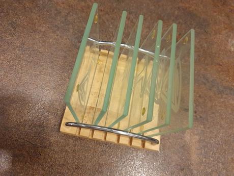 Dizajnové podložky pod nápoj sklo, drevo, kov,