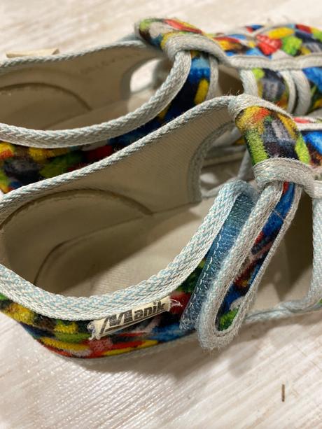 Papuce manik, manik,28