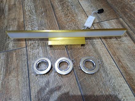 Lampa na stenu+ 3x bodovky otočné,