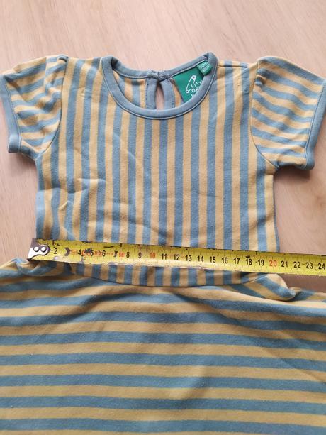 Pásikavé šaty, 80