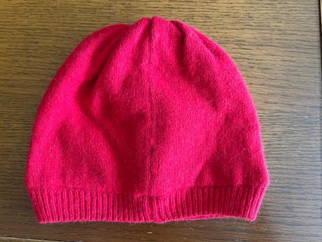 Teplá hrubšia čiapka s korunkou z flitríkov, h&m,98