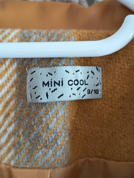 Krátky kabátik, 140