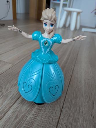 Svietiaca, hrajuca a tancujuca elza, 