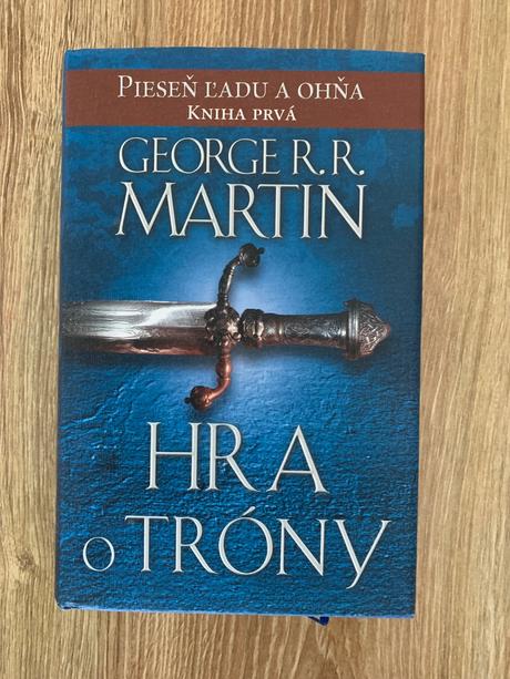 Kniha hra o tróny,