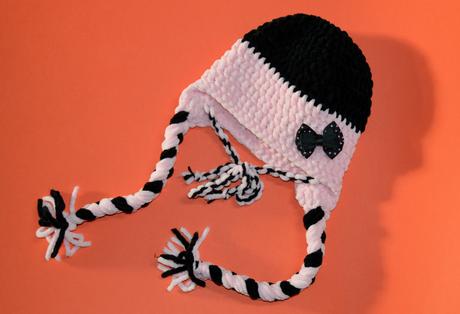 Háčkovaná čiapočka s mašličkou, 80