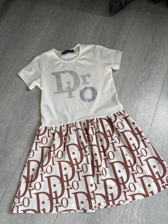 Šaty dior, 134
