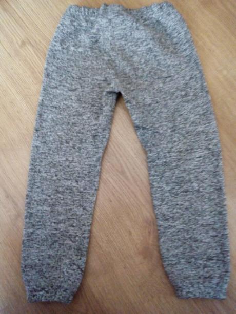 Tepláky a košieľka, 104–116