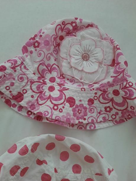 Klobučiky na leto, velkost 52 a 54, 52