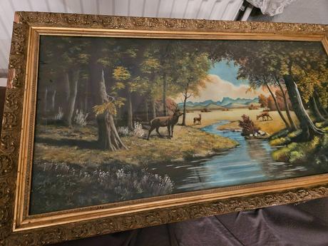 Motív jelenej zveri pri potoku v lese, 