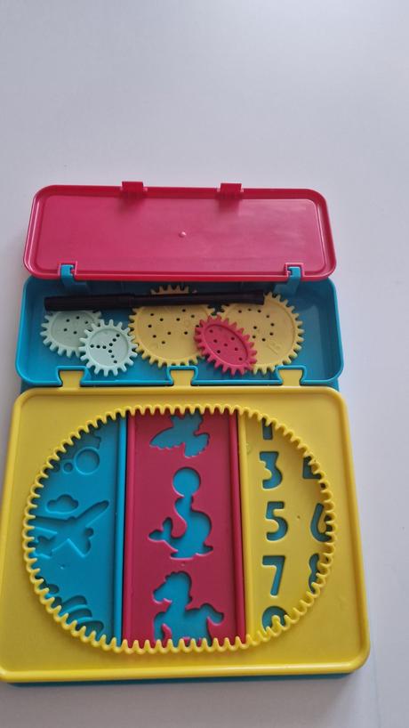 Prenosná kresliaca sada., 