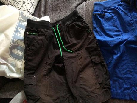 2+1 kraťase, veľ. m, spolu 20 eur, 176